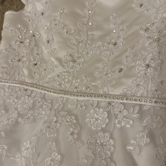 Gorgeous first holy communion dress size 6x and headband with veil - Picture 2 of 9